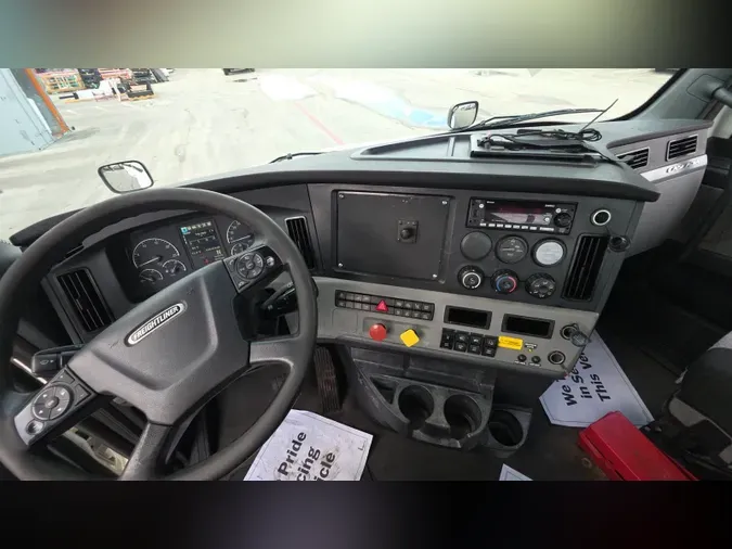 2020 Freightliner Cascadia 126