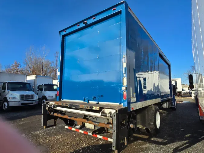 2016 FREIGHTLINER/MERCEDES M2 106