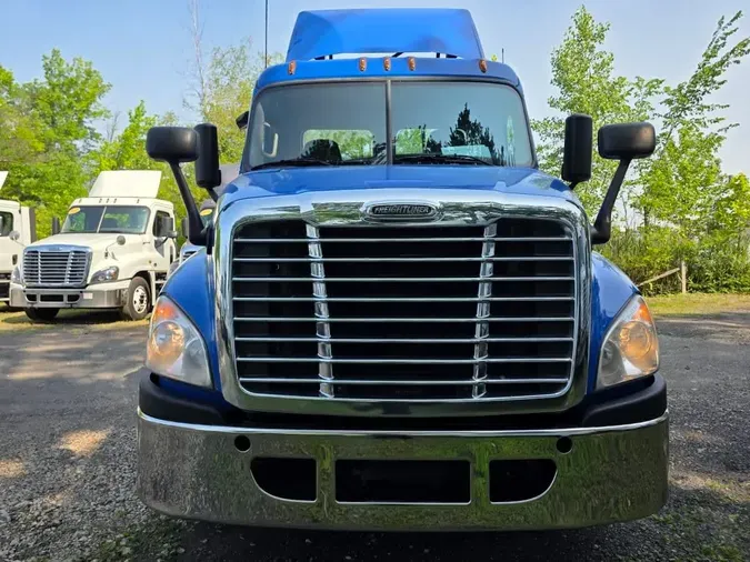 2019 FREIGHTLINER CASCADIA 125