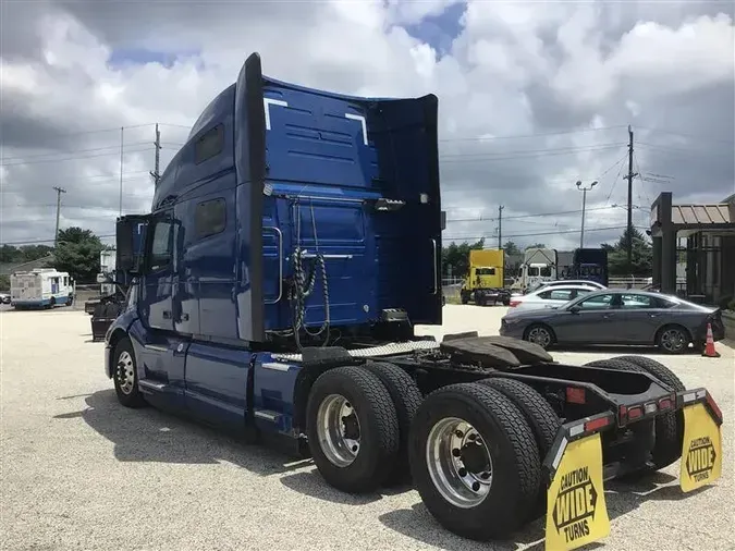 2021 VOLVO VNL760