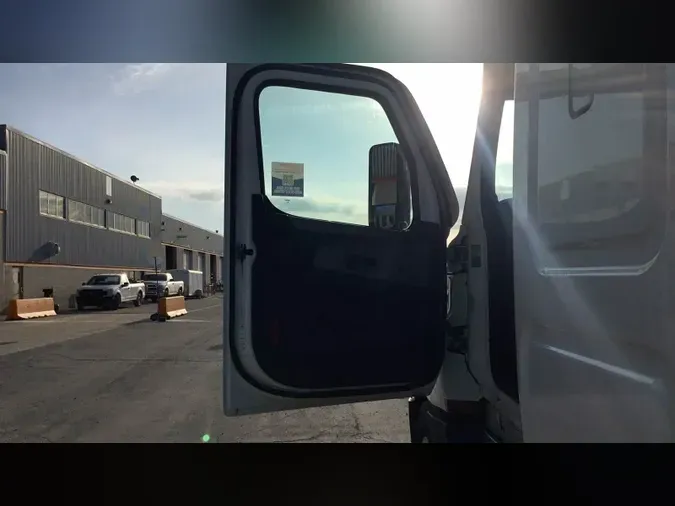 2021 Freightliner Cascadia 126