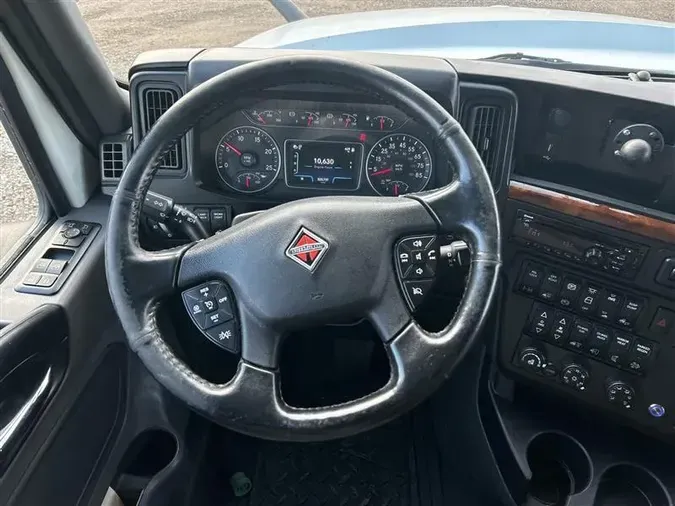 2021 INTERNATIONAL LT