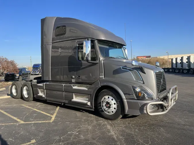 2019 Volvo VNL64T670