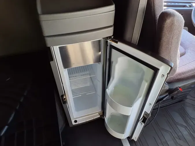 2019 VOLVO VNR64T-6409f432af2cdbec6b78874690ad92d3860