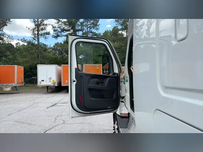 2023 Freightliner Cascadia 1269f442627272b9b2b44b2990fee08676e