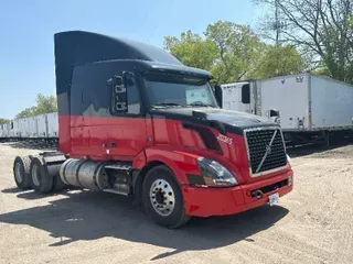 2017 VOLVO VNL64630