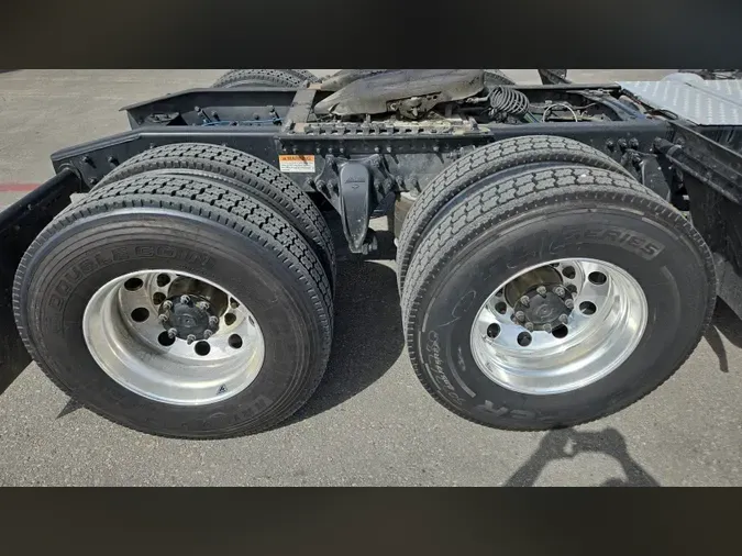 2019 Freightliner Cascadia 126