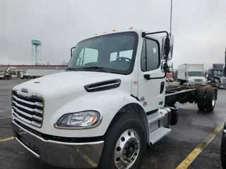 2025 Freightliner BUSINESS CLASS M2 106 PLUS