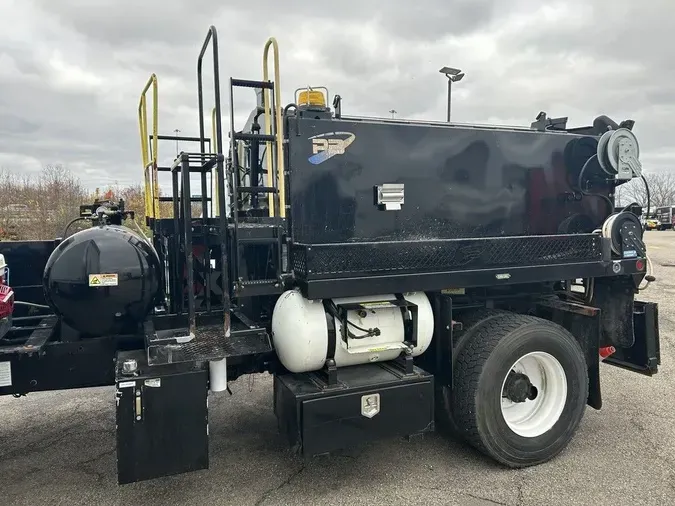 2021 Freightliner M2 106