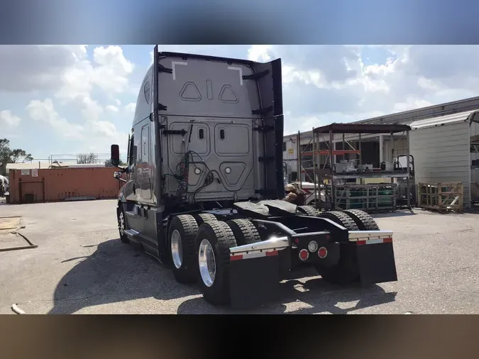 2023 Freightliner Cascadia