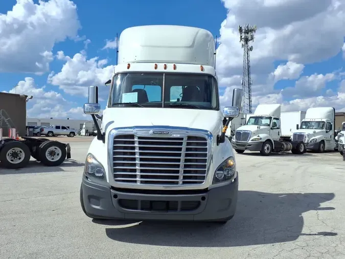 2019 FREIGHTLINER/MERCEDES CASCADIA 113
