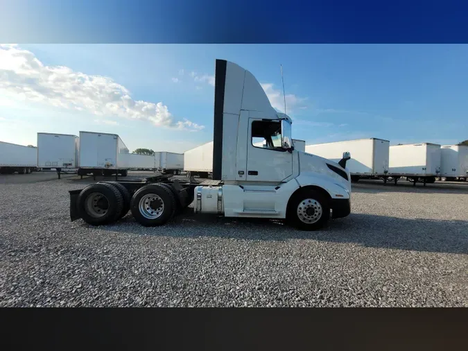 2019 Volvo VNL300