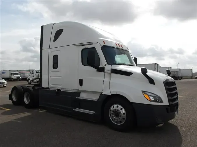 2022 FREIGHTLINER CA126