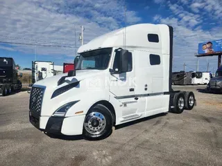 2020 VOLVO VNL64T760