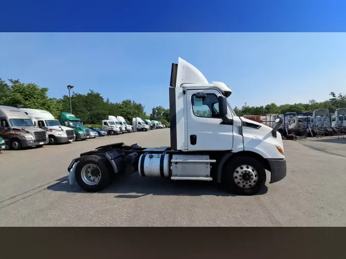 2019 Freightliner Cascadia 1269f5fc7bb2f5120350445defb6d8c9a3c
