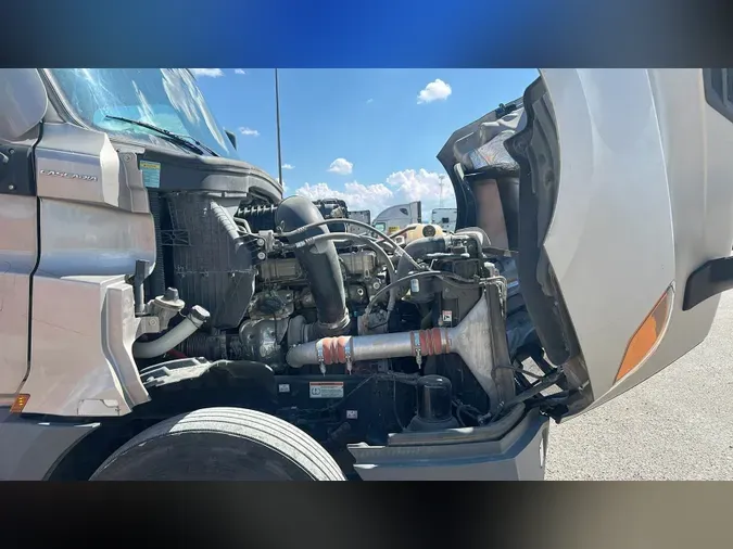 2022 Freightliner Cascadia 126