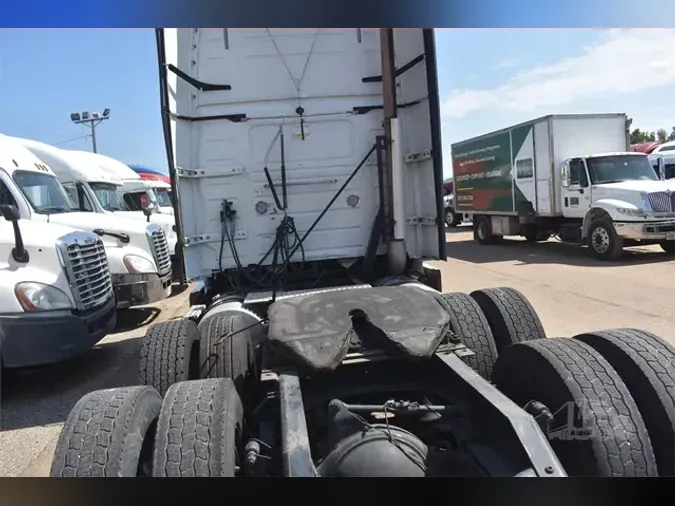 2013 VOLVO VNL64T670