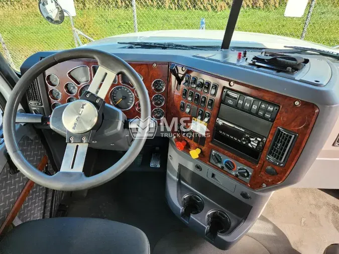 2018 MACK CXU613