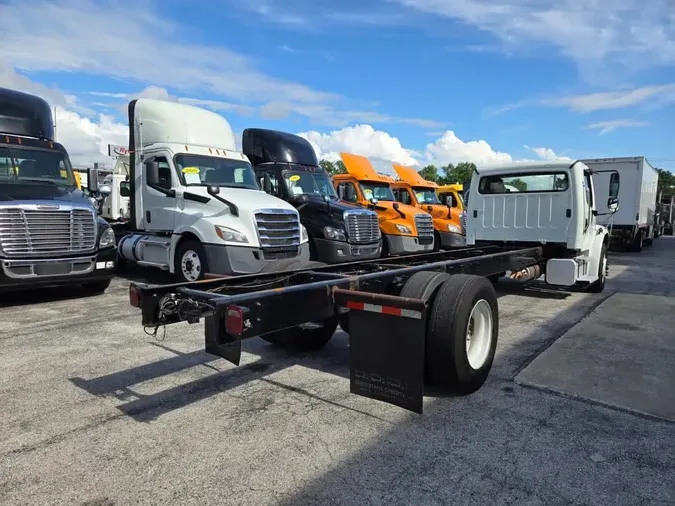 2019 FREIGHTLINER M2 106