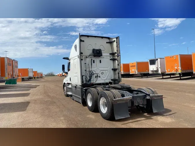 2022 Freightliner Cascadia 126