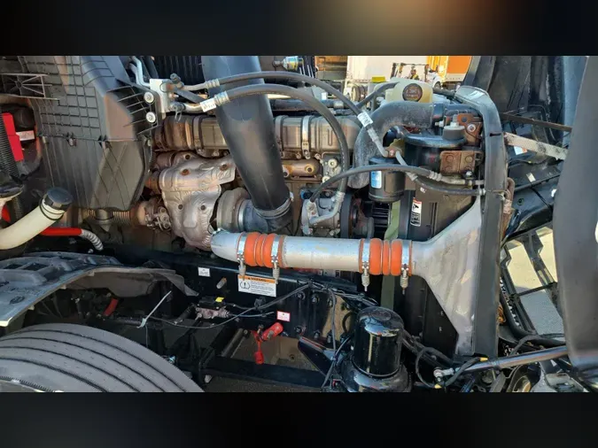 2021 Freightliner Cascadia 126