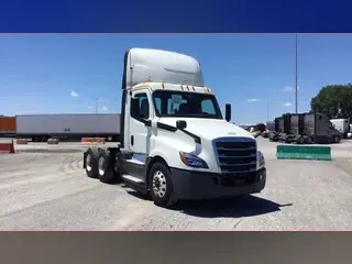 2020 Freightliner Cascadia 126
