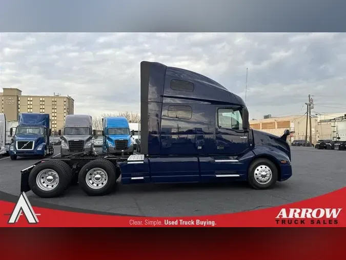 2022 VOLVO VNL760