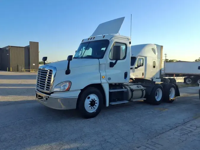 2019 FREIGHTLINER/MERCEDES CASCADIA 1259f73ce5b31759d045be6857f46ec52fb
