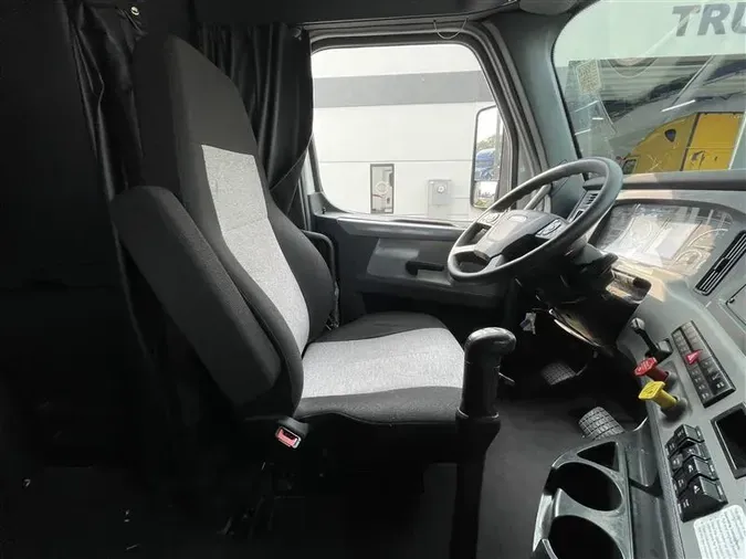 2022 FREIGHTLINER CA126