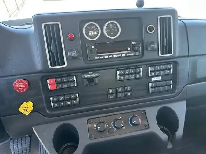 2025 Freightliner FL114SD9f75bcb1fee8a6fda9c0ce9615e974f9