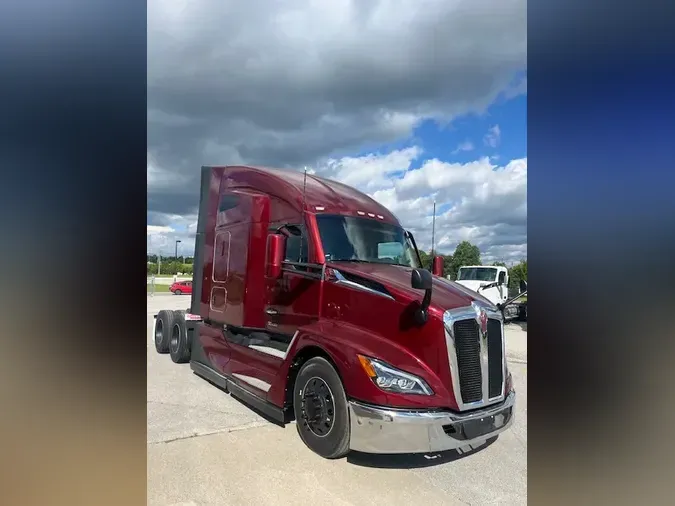 2025 Kenworth T680