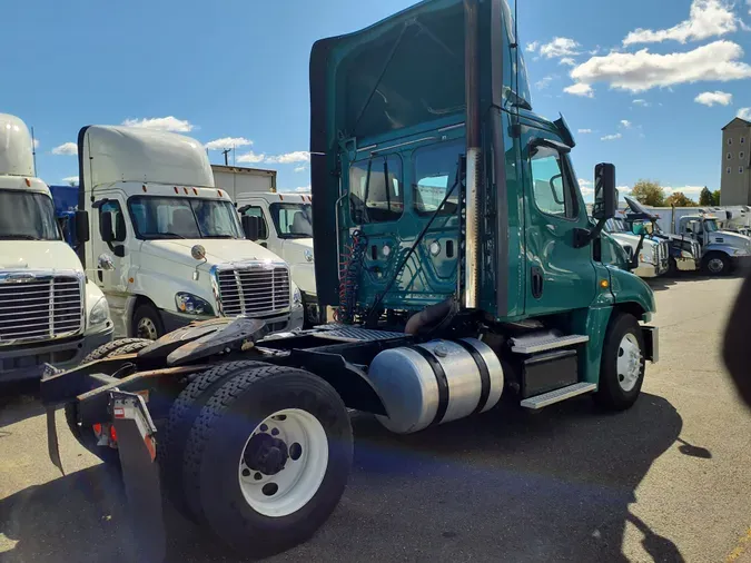 2018 FREIGHTLINER/MERCEDES CASCADIA 125