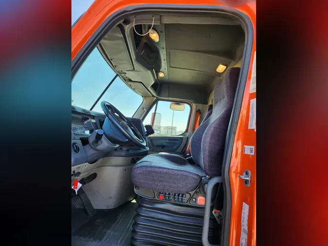 2018 FREIGHTLINER/MERCEDES CASCADIA 113