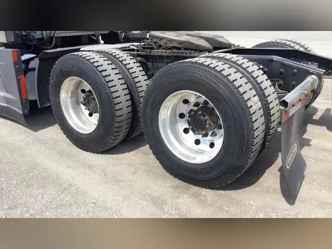 2022 Freightliner Cascadia 126