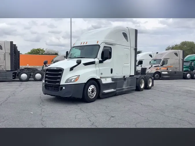 2022 Freightliner Cascadia 126