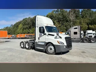 2020 Freightliner Cascadia 126