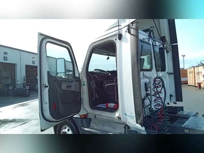 2019 Freightliner Cascadia 126