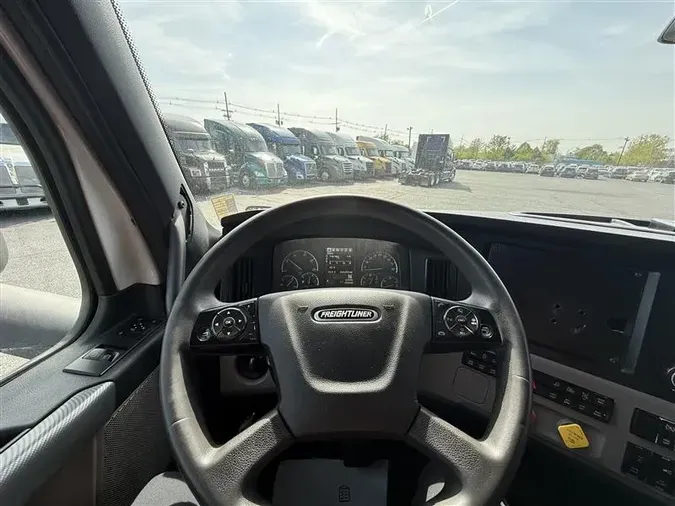 2019 FREIGHTLINER CASCADEVO1