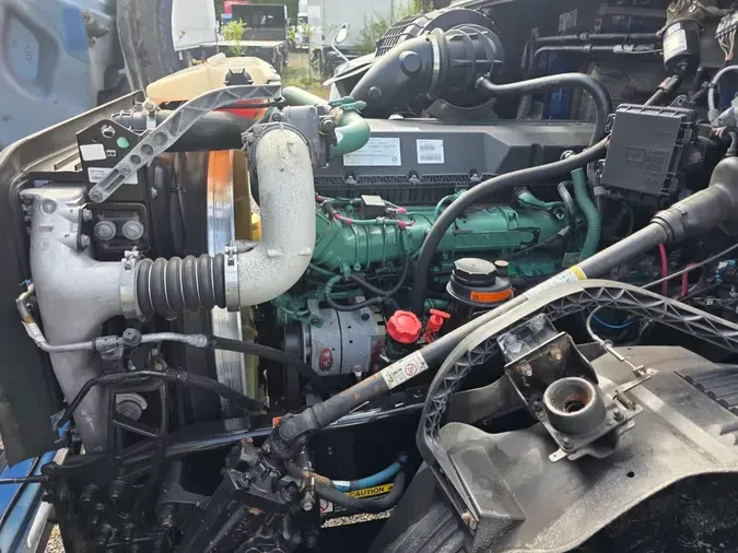 2018 VOLVO VNL64-300