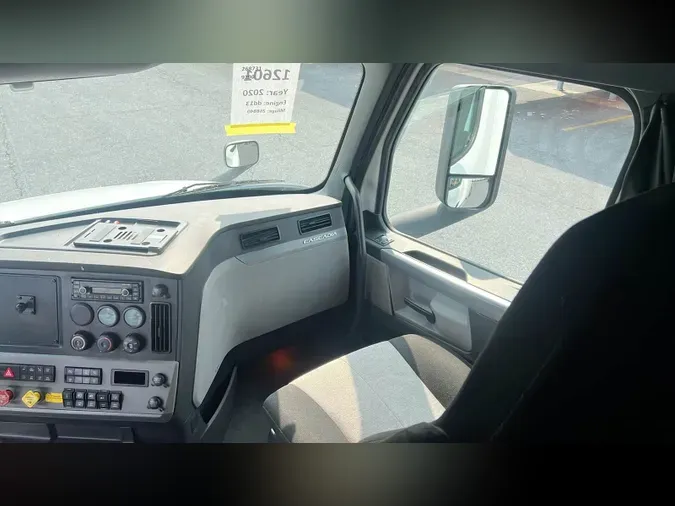 2020 Freightliner Cascadia 126