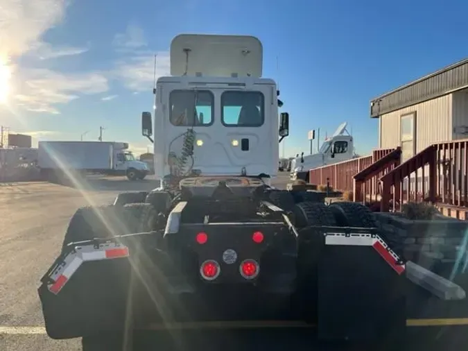 2014 FREIGHTLINER/MERCEDES CASCADIA 125