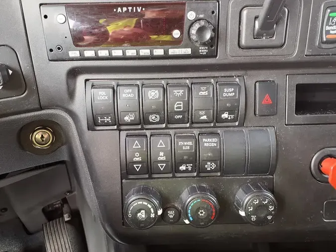 2020 NAVISTAR INTERNATIONAL LT625 SLPR CAB