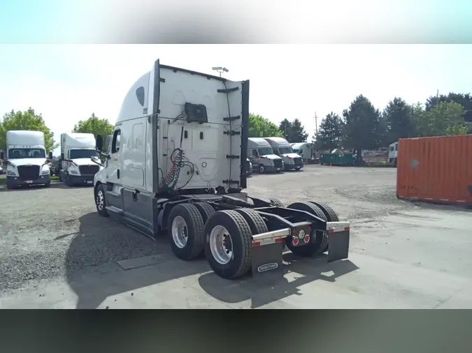 2023 Freightliner Cascadia 126