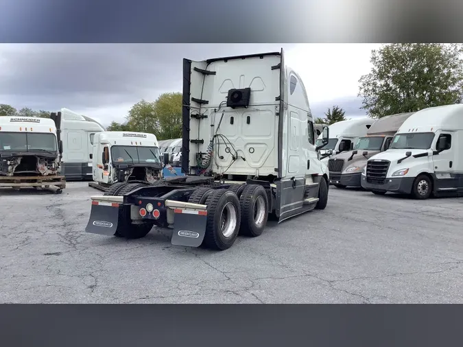 2022 Freightliner Cascadia 126