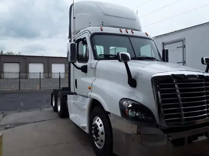 2019 FREIGHTLINER/MERCEDES CASCADIA 125