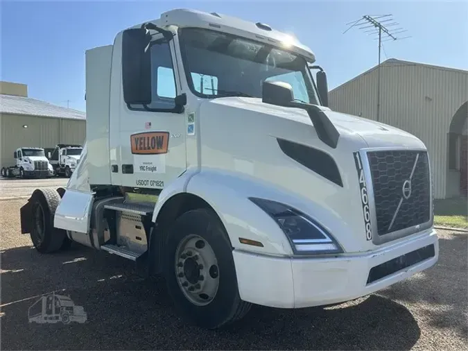 2019 VOLVO VNR42T300