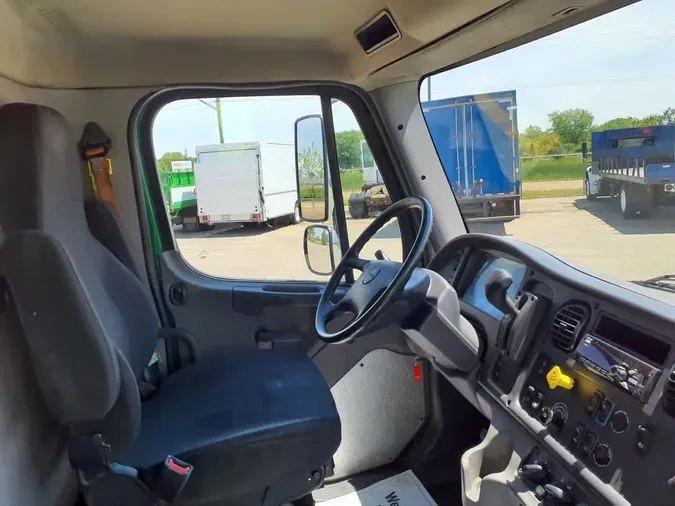 2021 FREIGHTLINER M2 106