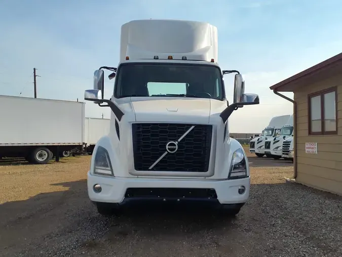 2019 VOLVO VNR42T 300