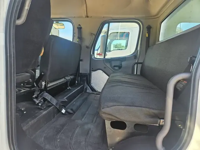 2015 FREIGHTLINER M2 106