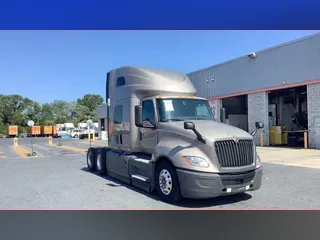 2022 International LT